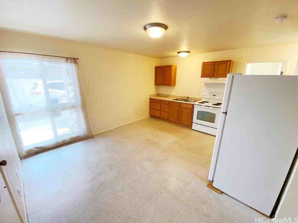 670 Hunalewa St #A - Photo 4 of 13
