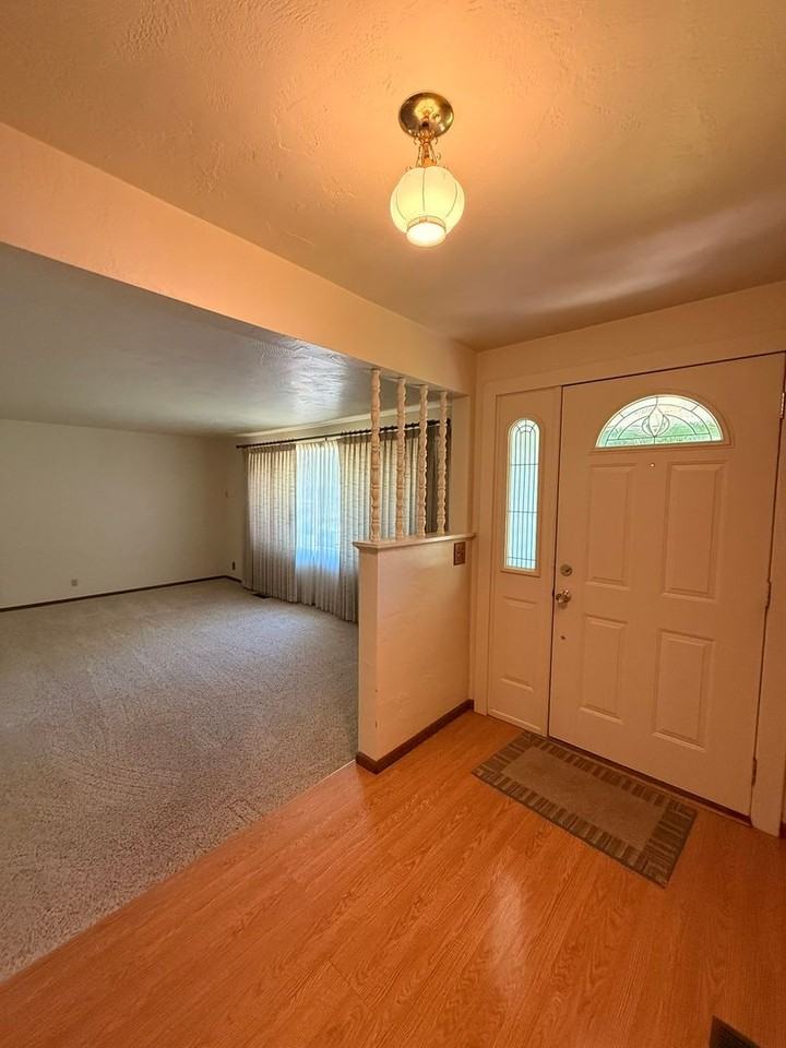 2148 Grove St - Photo 2 of 26