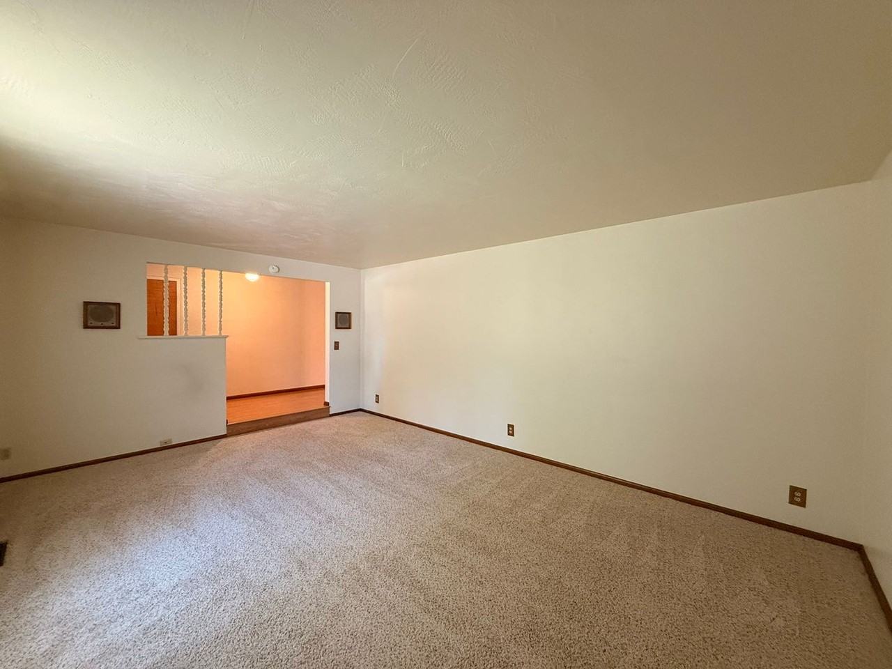2148 Grove St - Photo 3 of 26