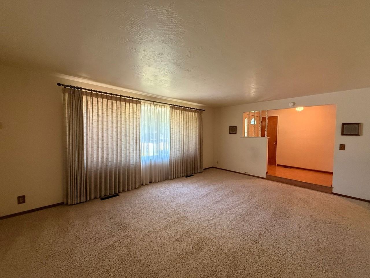 2148 Grove St - Photo 4 of 26