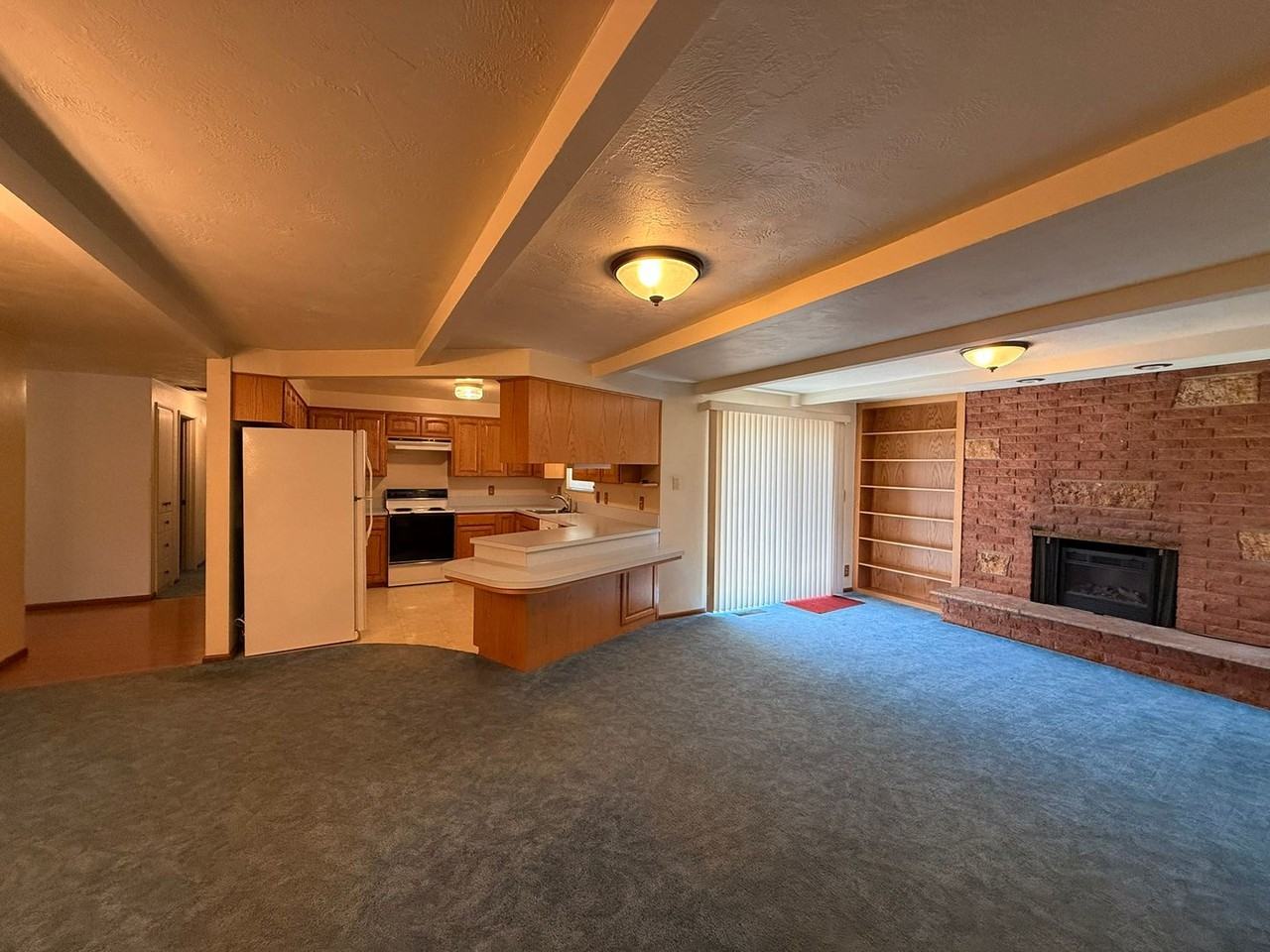 2148 Grove St - Photo 5 of 26