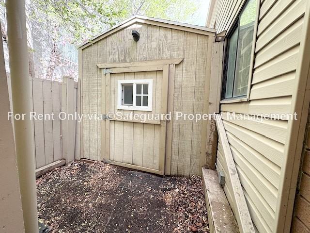 1463 E St - Photo 3 of 15