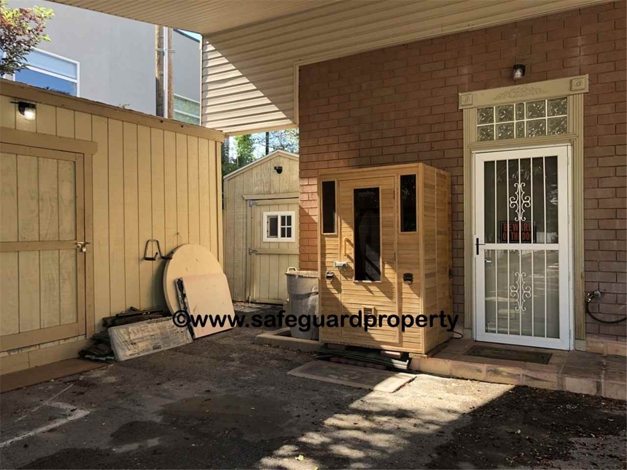 1463 E St - Photo 4 of 15