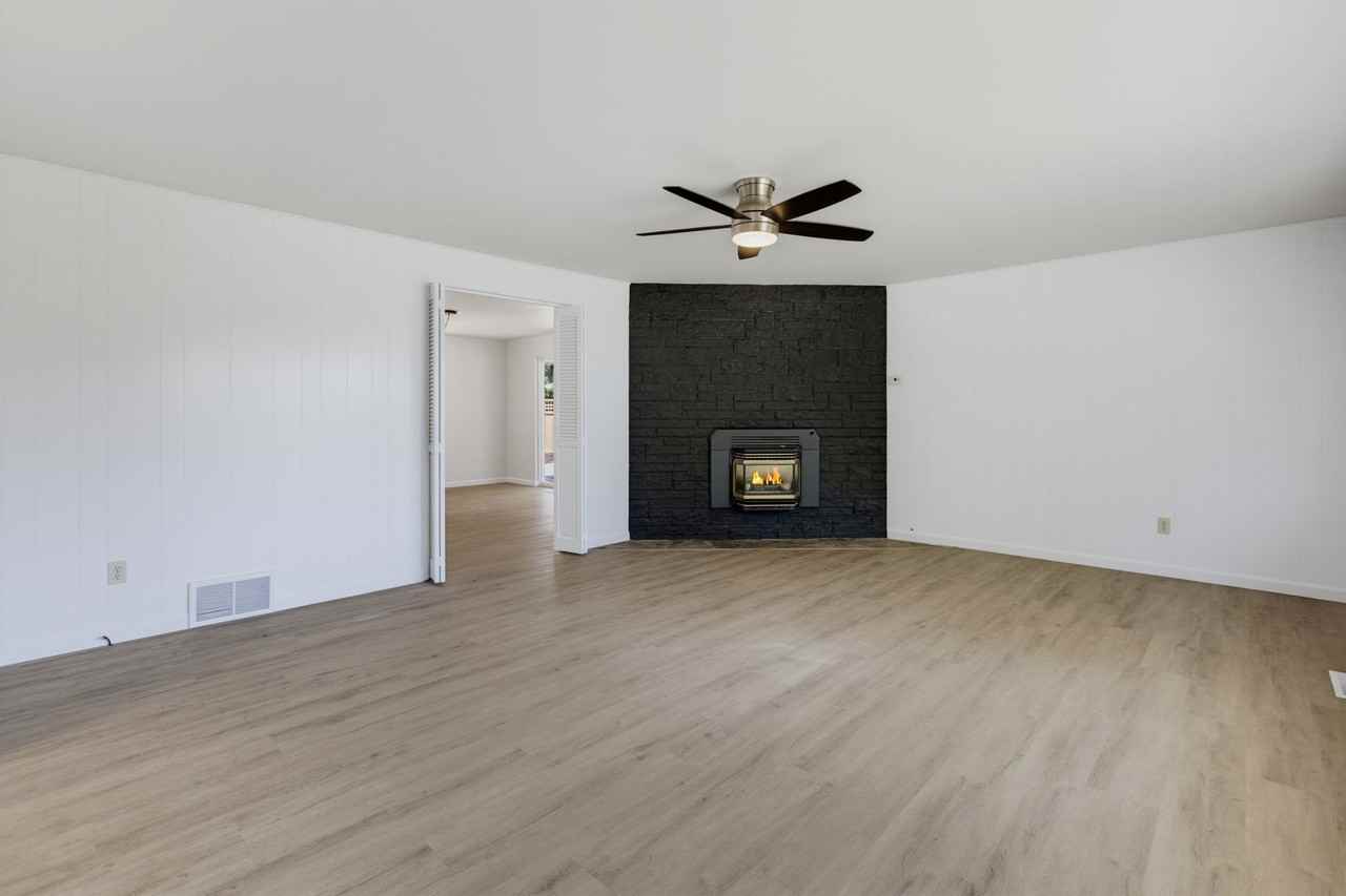 14204 Se 144th St - Photo 2 of 11
