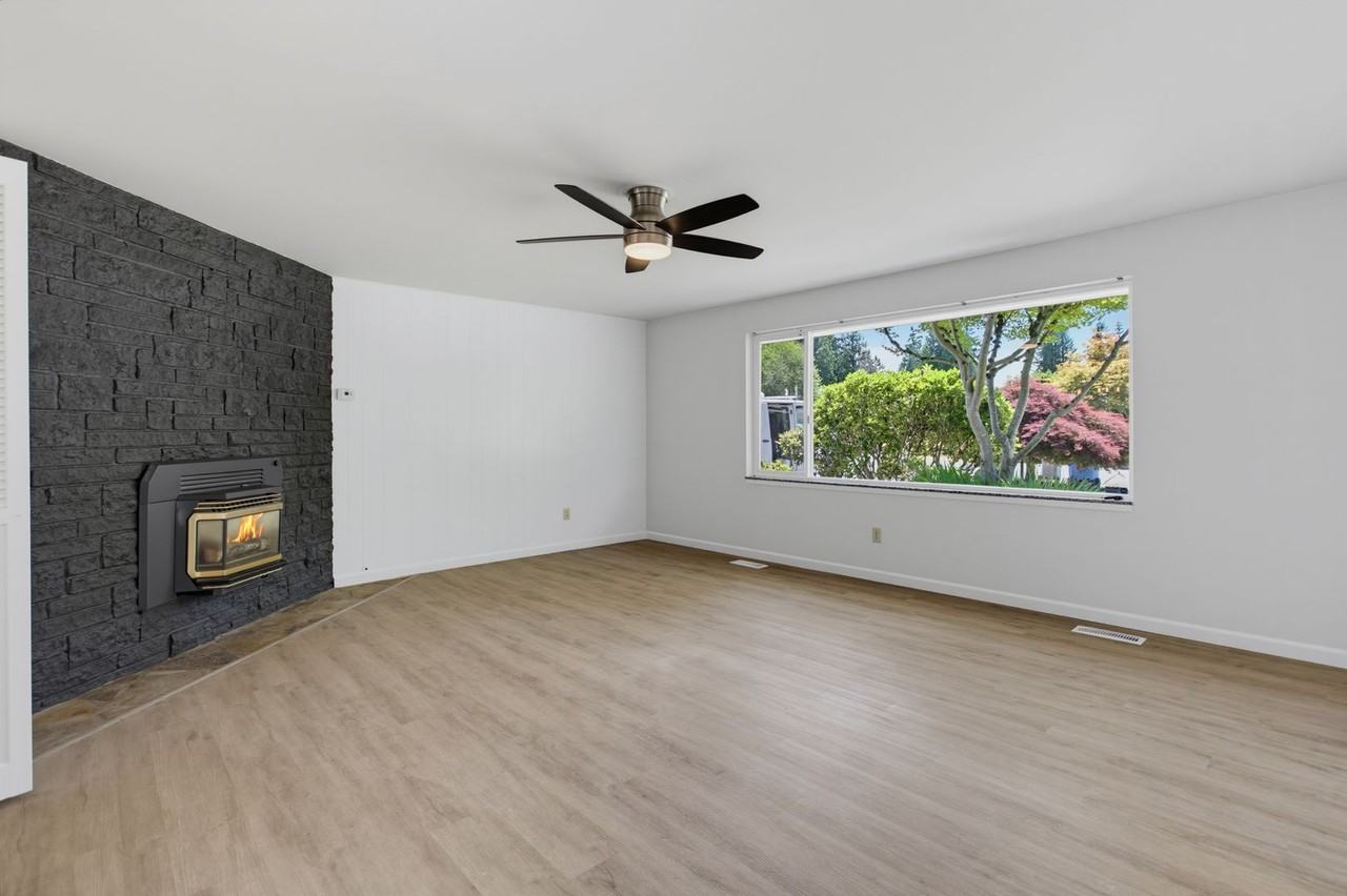 14204 Se 144th St - Photo 3 of 11