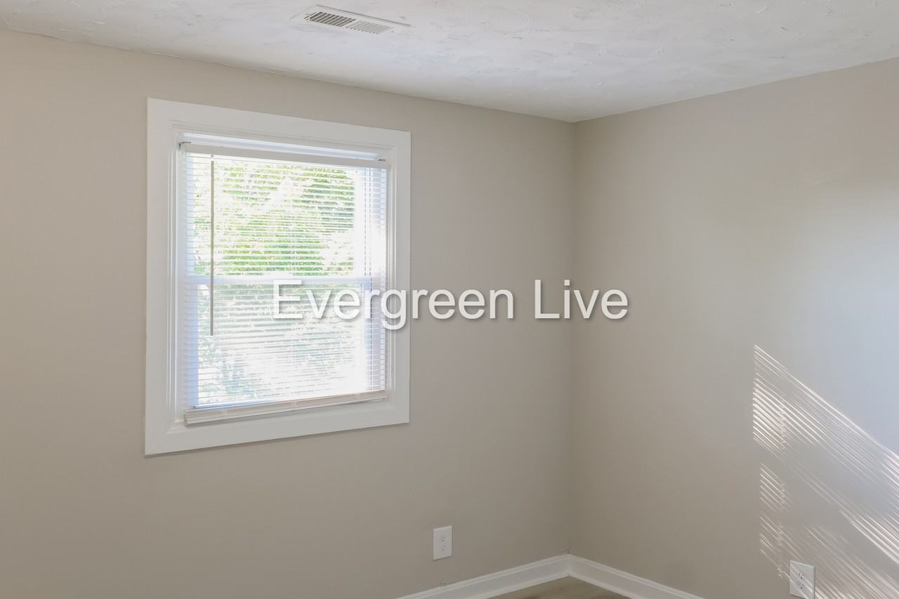 1612 Hopewell Ave - Photo 3 of 15