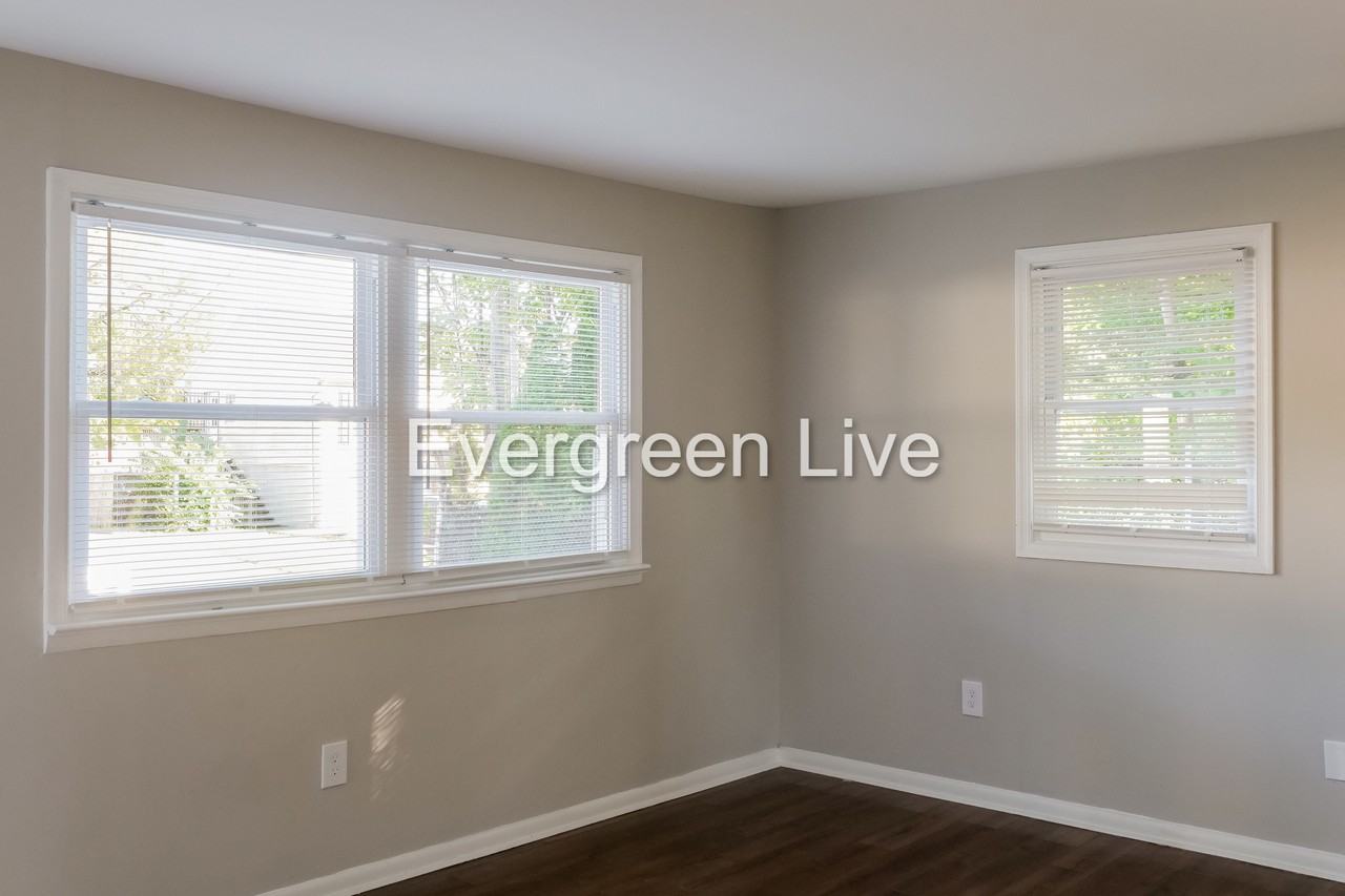 1612 Hopewell Ave - Photo 4 of 15