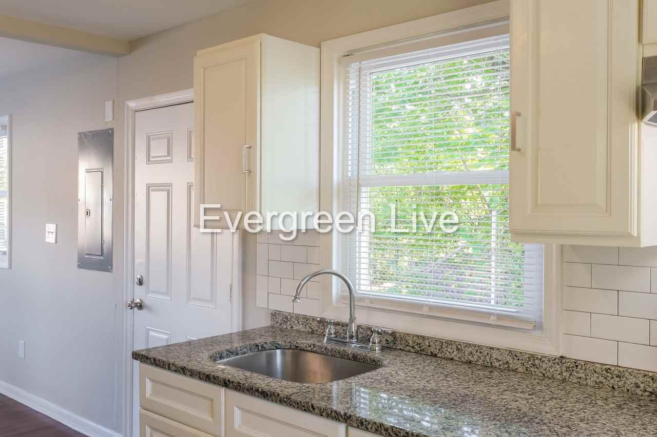 1612 Hopewell Ave - Photo 7 of 15