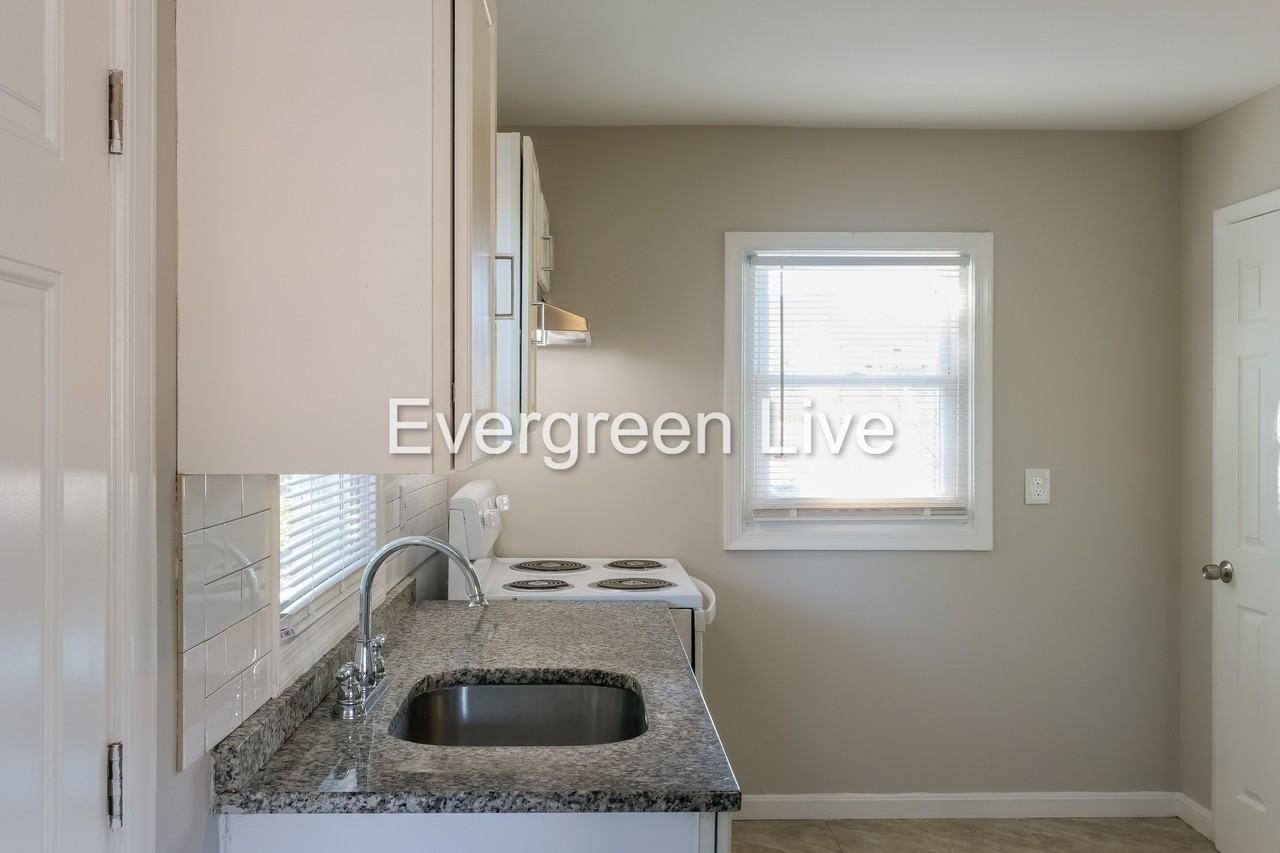1612 Hopewell Ave - Photo 5 of 15