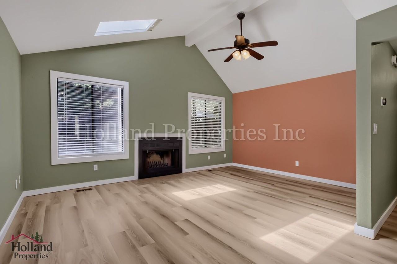 6765 Sw 152nd Ave - Photo 3 of 18