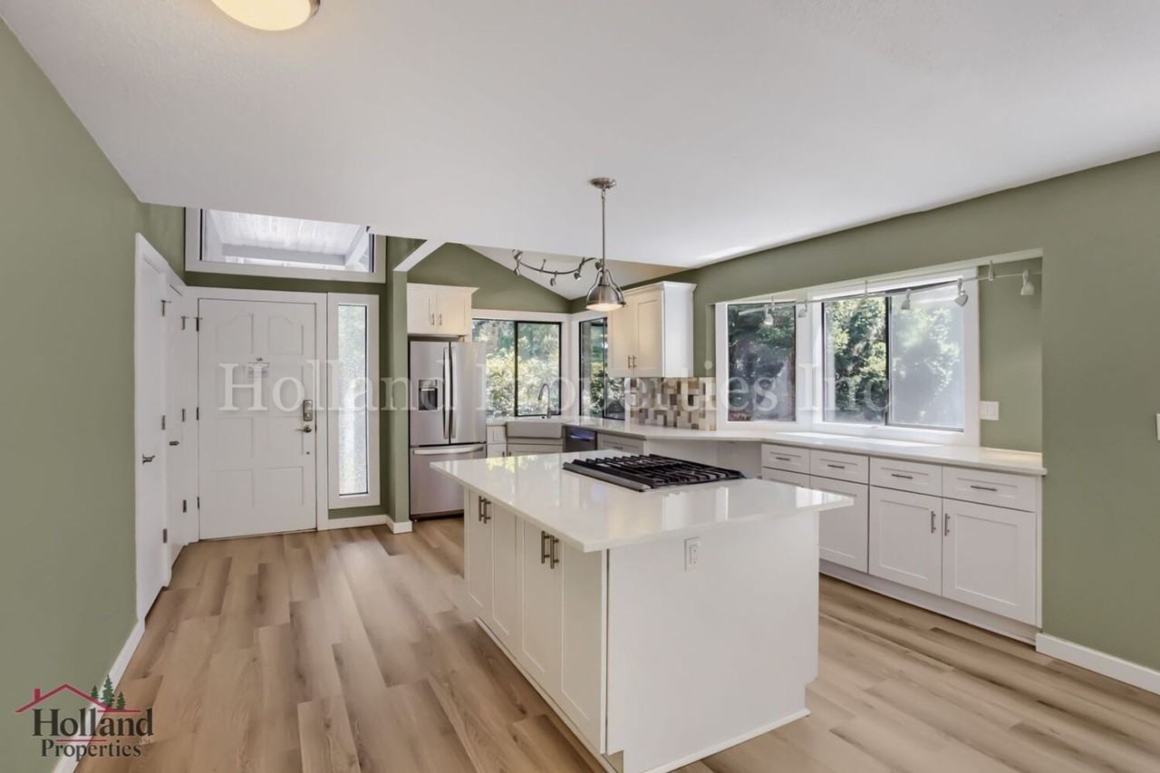 6765 Sw 152nd Ave - Photo 6 of 18