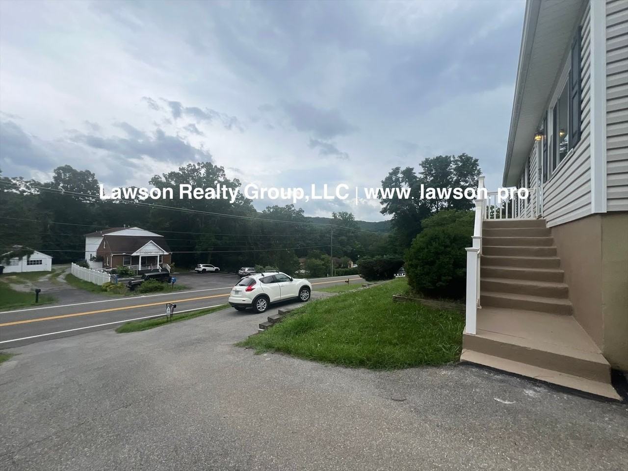5405 Starkey Rd - Photo 4 of 42