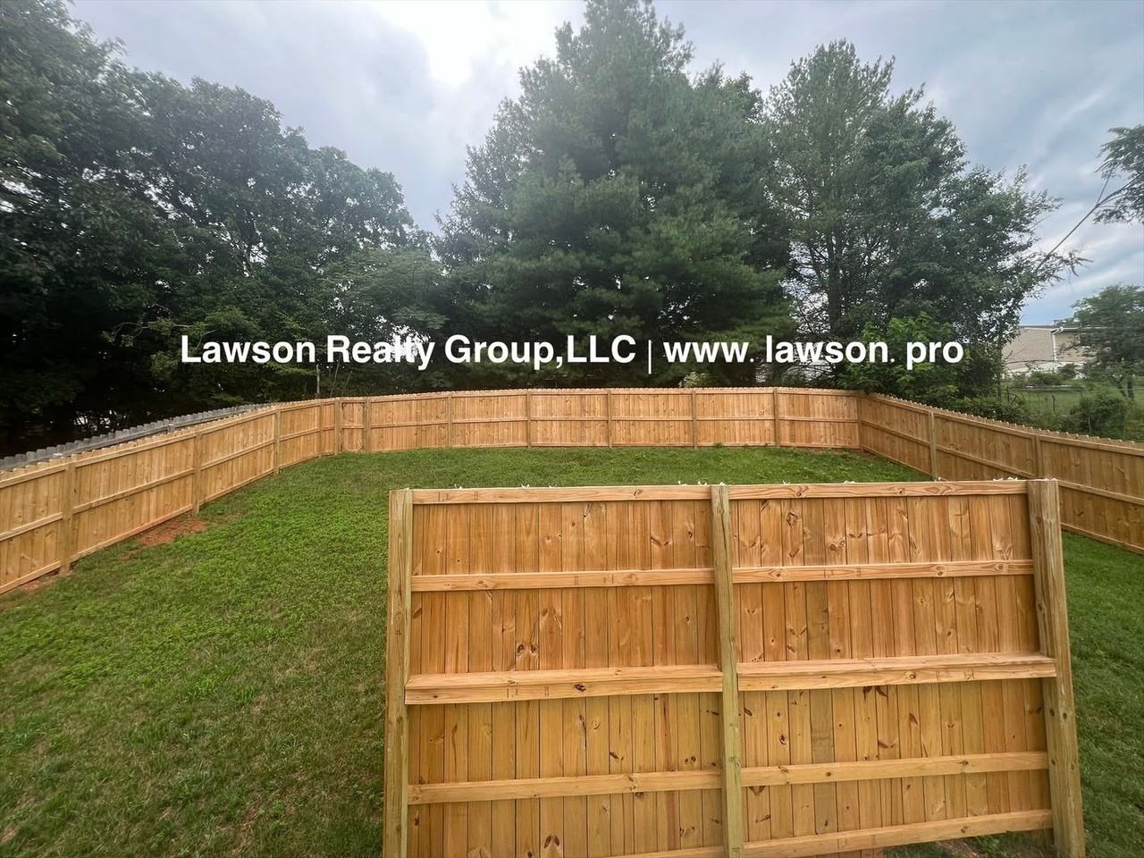 5405 Starkey Rd - Photo 7 of 42