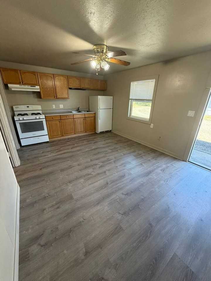 222 Jennings St #2 - Photo 2 of 14