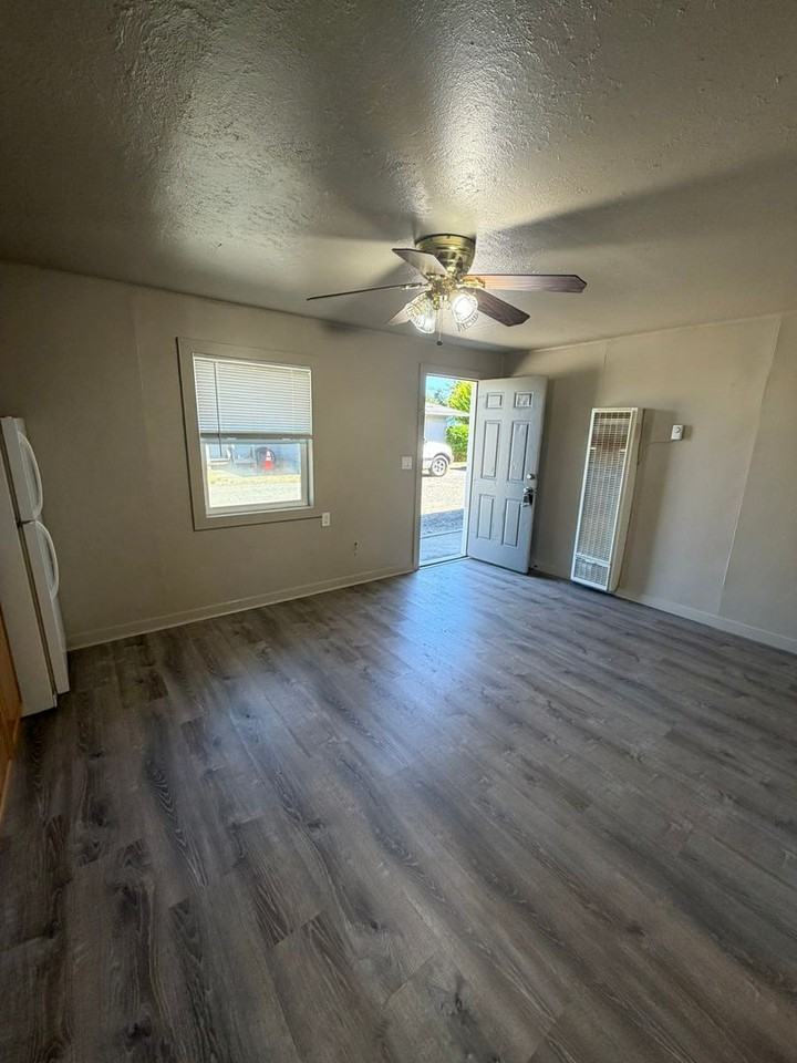 222 Jennings St #2 - Photo 3 of 14