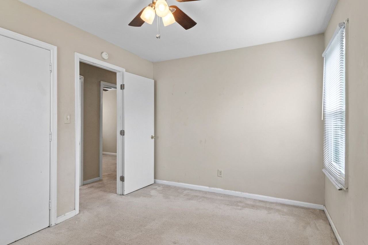 503 Woodfin Rd - Photo 2 of 20