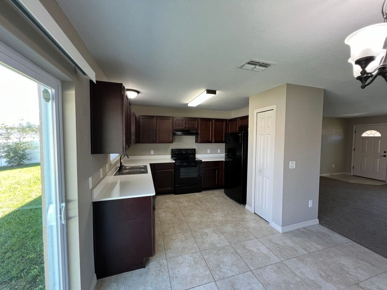 457 Marion Oaks Ln - Photo 6 of 22