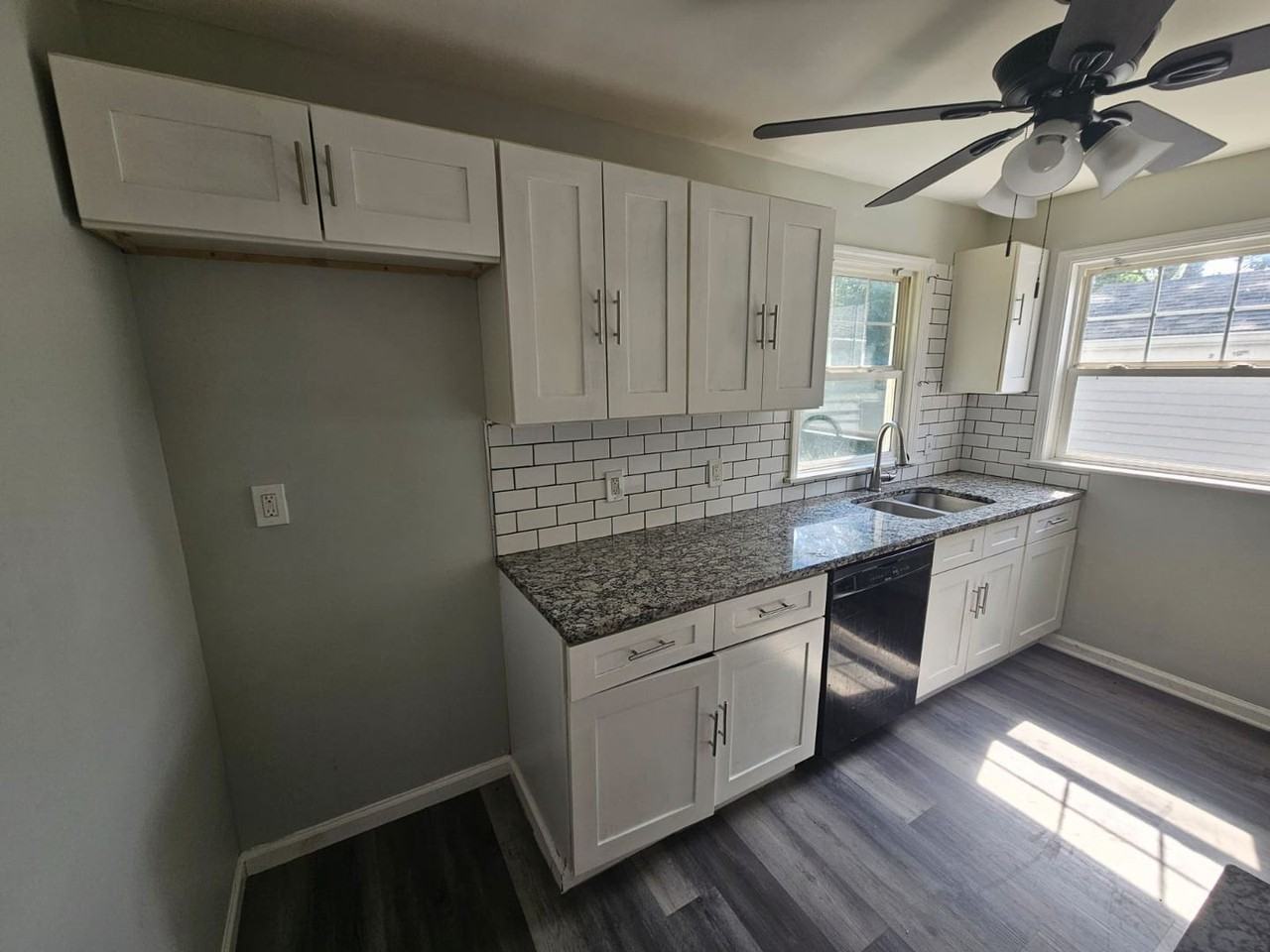 20630 Morris Ave - Photo 4 of 23