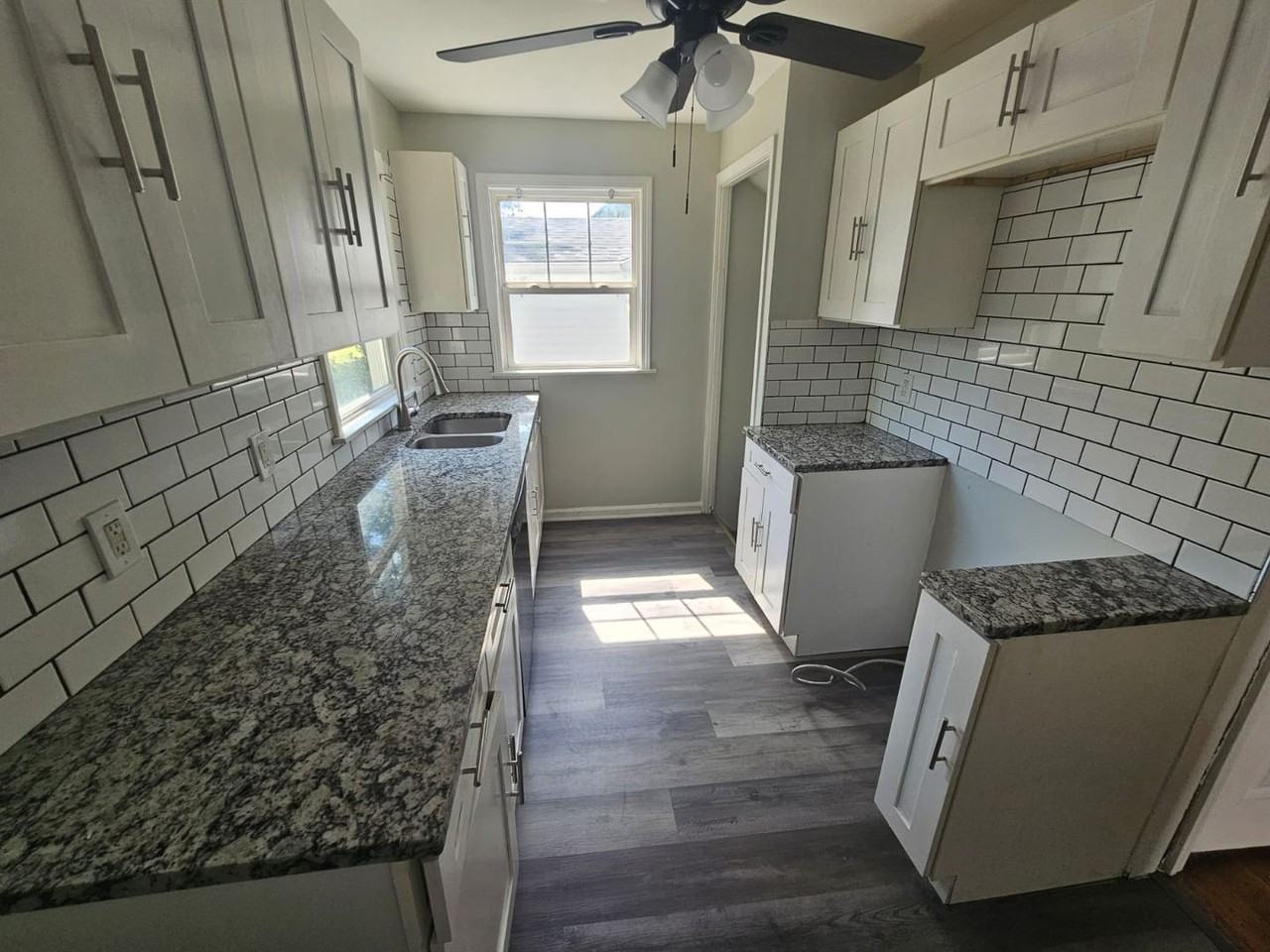 20630 Morris Ave - Photo 5 of 23