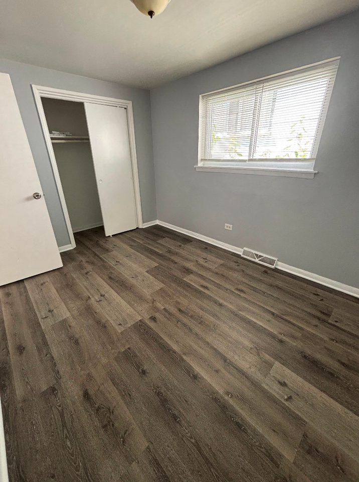 9216 S Avalon Ave - Photo 3 of 6