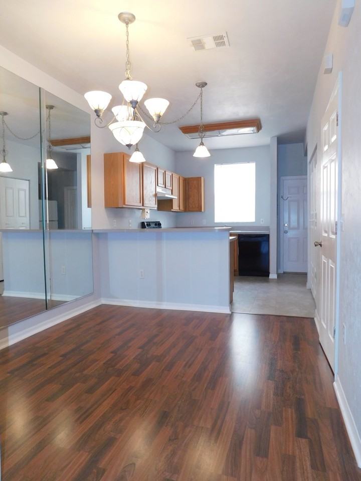 3920 Sw 20th Ave #1302 - Photo 5 of 15