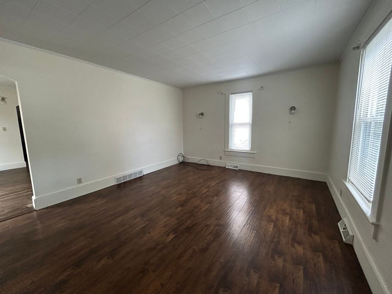 226 Park St - Photo 3 of 19