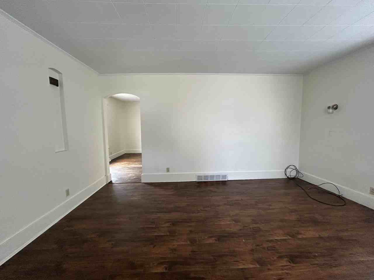 226 Park St - Photo 4 of 19