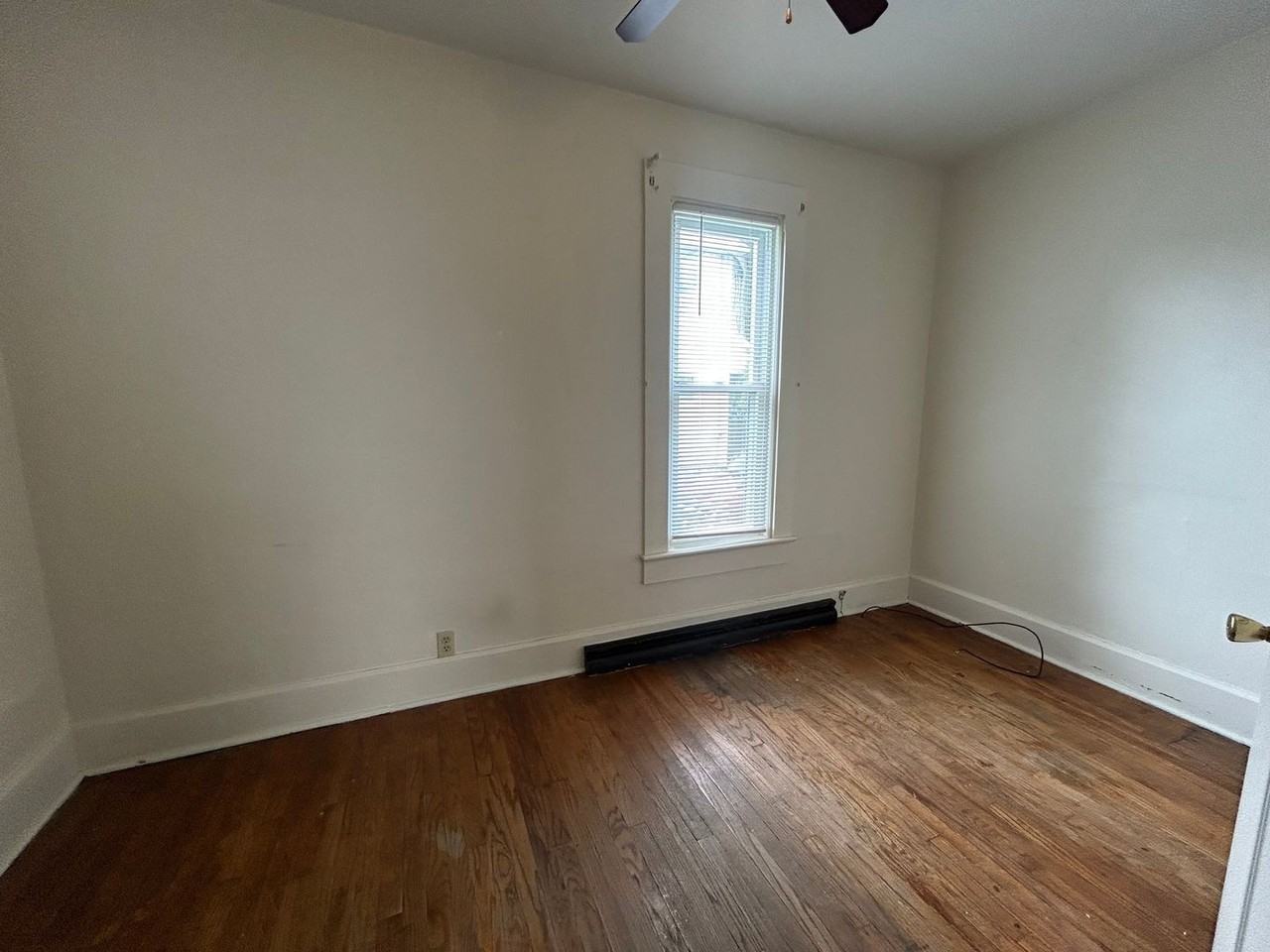 226 Park St - Photo 7 of 19