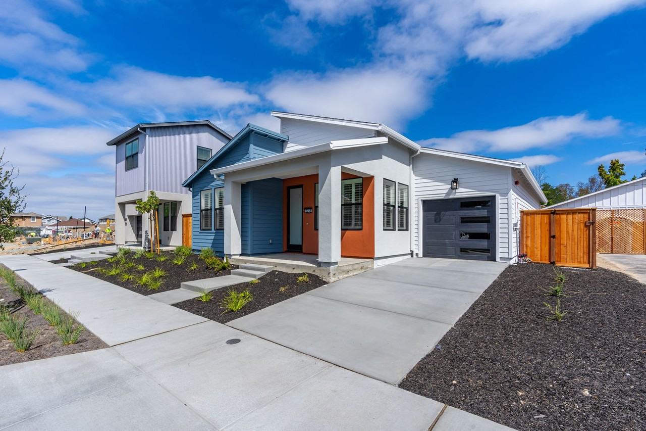 2269 San Miguel Ave - Photo 4 of 38