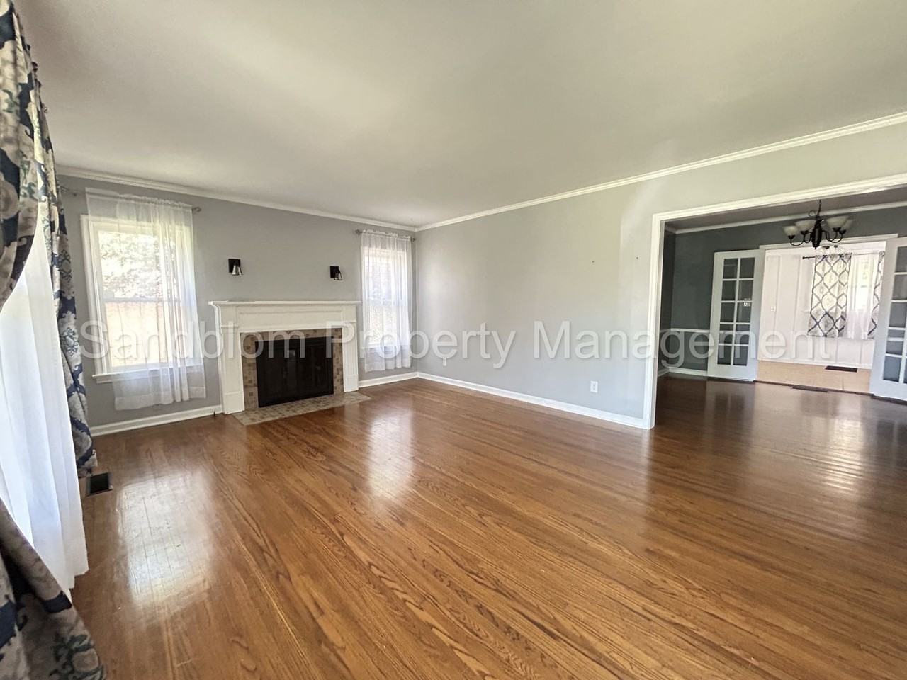 737 S Quebec Ave - Photo 3 of 13