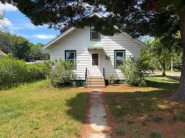 featured image of 704 Gilbert St