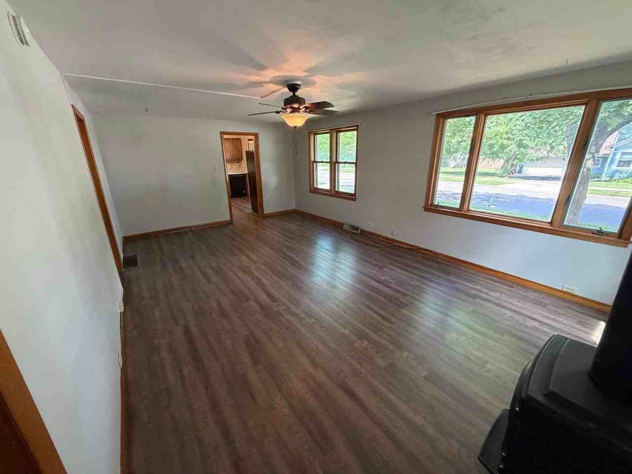 704 Gilbert St - Photo 5 of 19