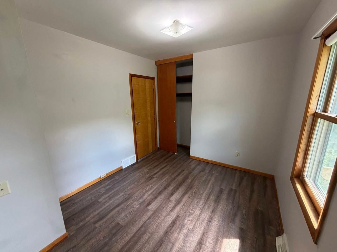 704 Gilbert St - Photo 7 of 19