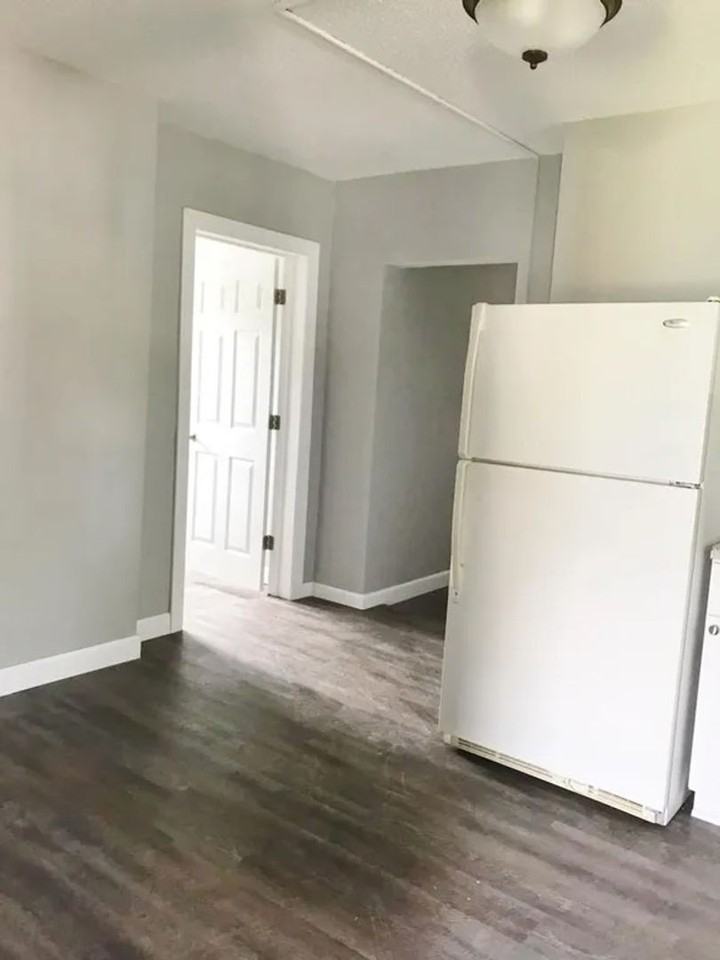 1800 Loomis St - Photo 2 of 4