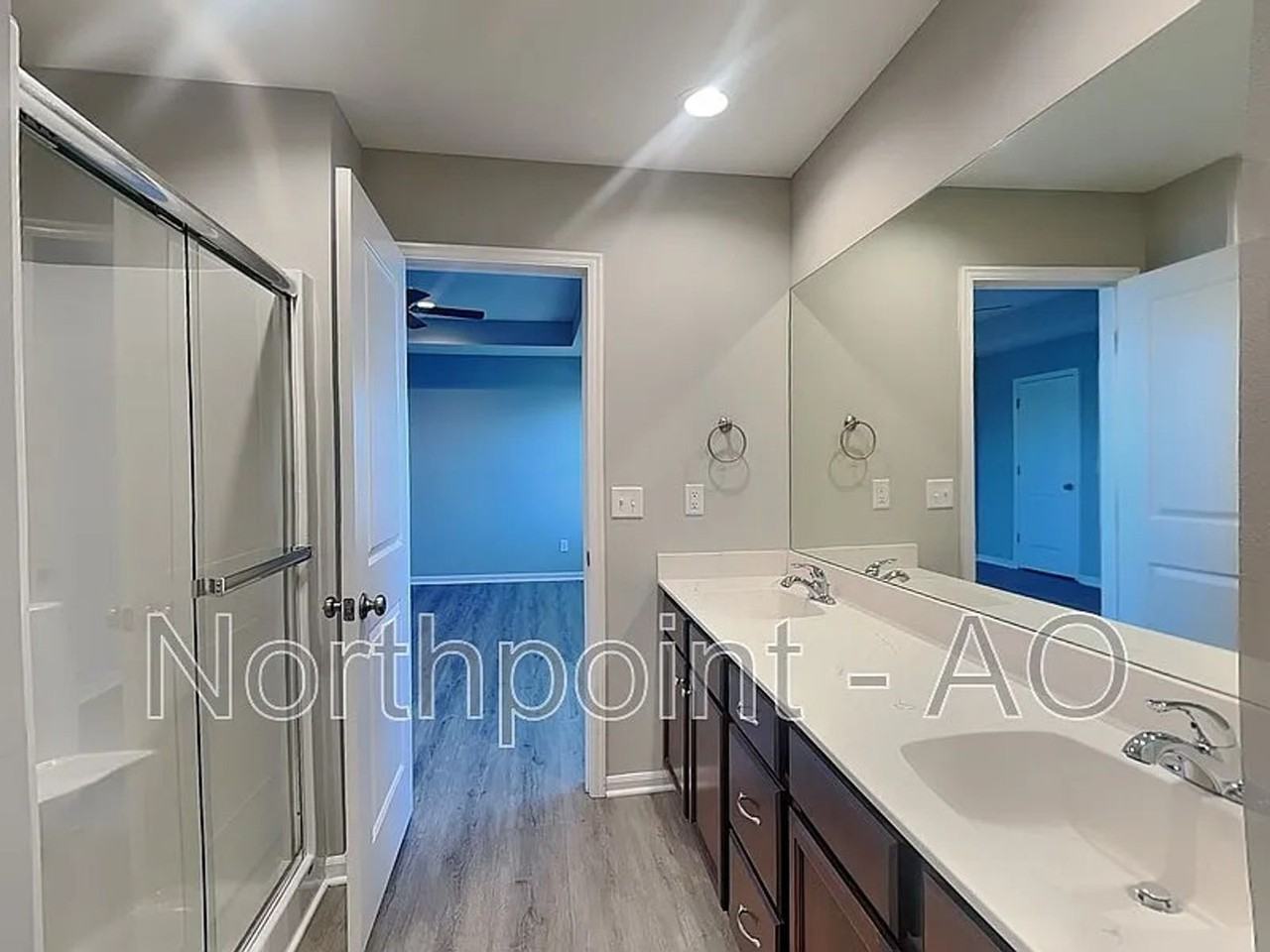 210 Ramblewood Dr - Photo 2 of 4