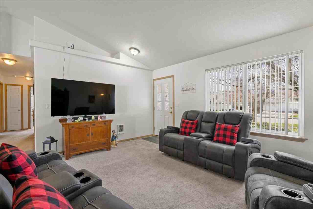 4937 W Palmwood Ln - Photo 4 of 24