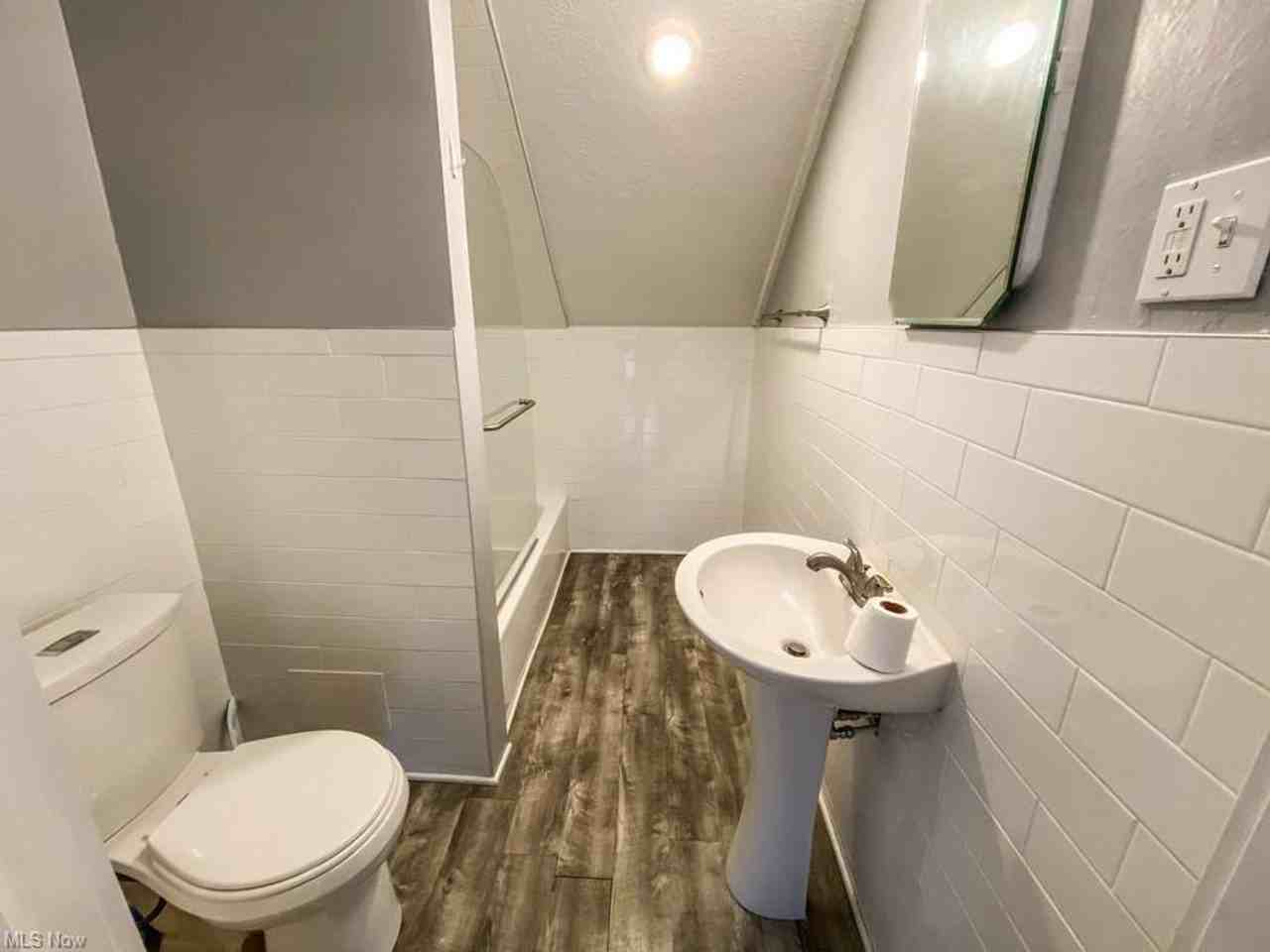 5816 Madison Ave - Photo 7 of 14