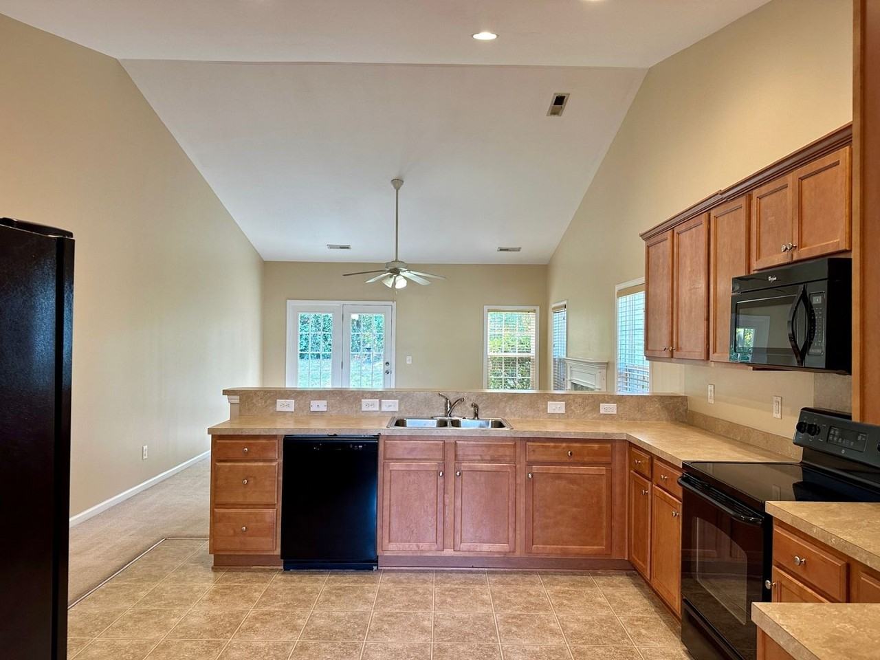 219 Highwoods Plantation Ave - Photo 3 of 18