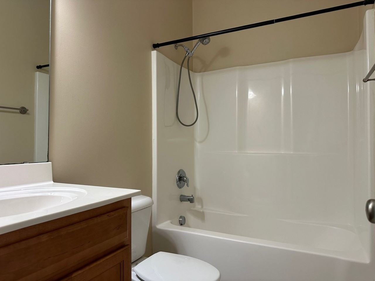 219 Highwoods Plantation Ave - Photo 6 of 18