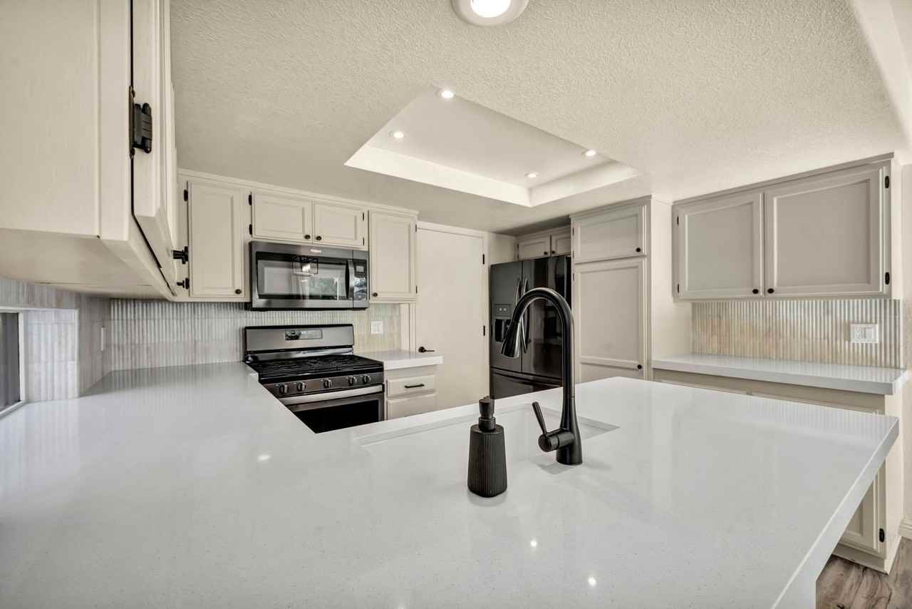 7554 Wheeldale Cir - Photo 6 of 39
