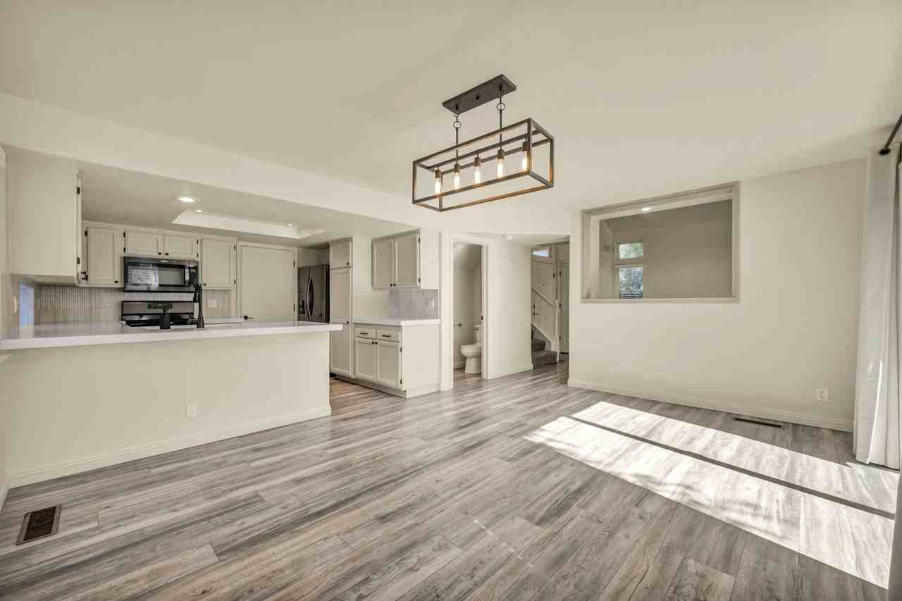 7554 Wheeldale Cir - Photo 7 of 39