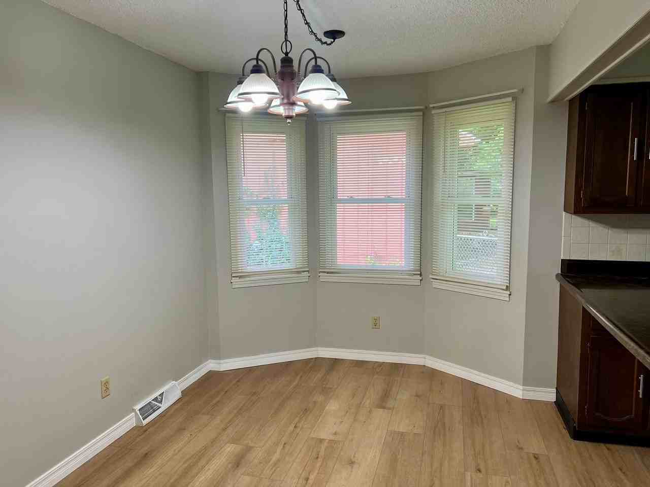 903 E Cambridge St - Photo 4 of 15