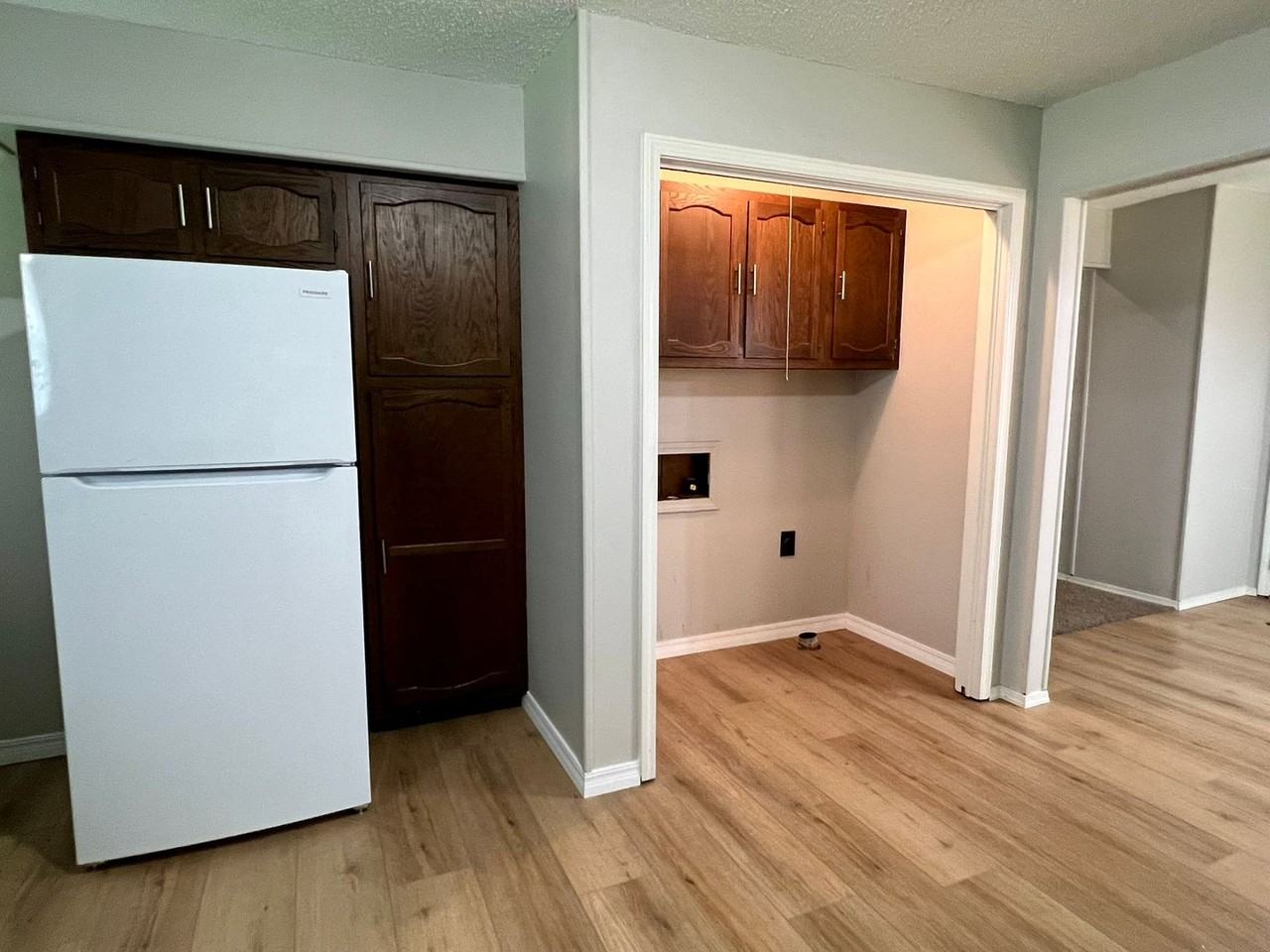 903 E Cambridge St - Photo 7 of 15