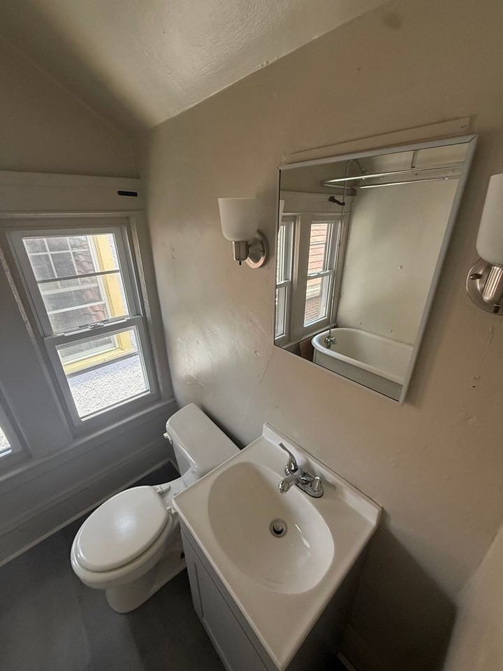 504 Nancy St - Photo 4 of 6