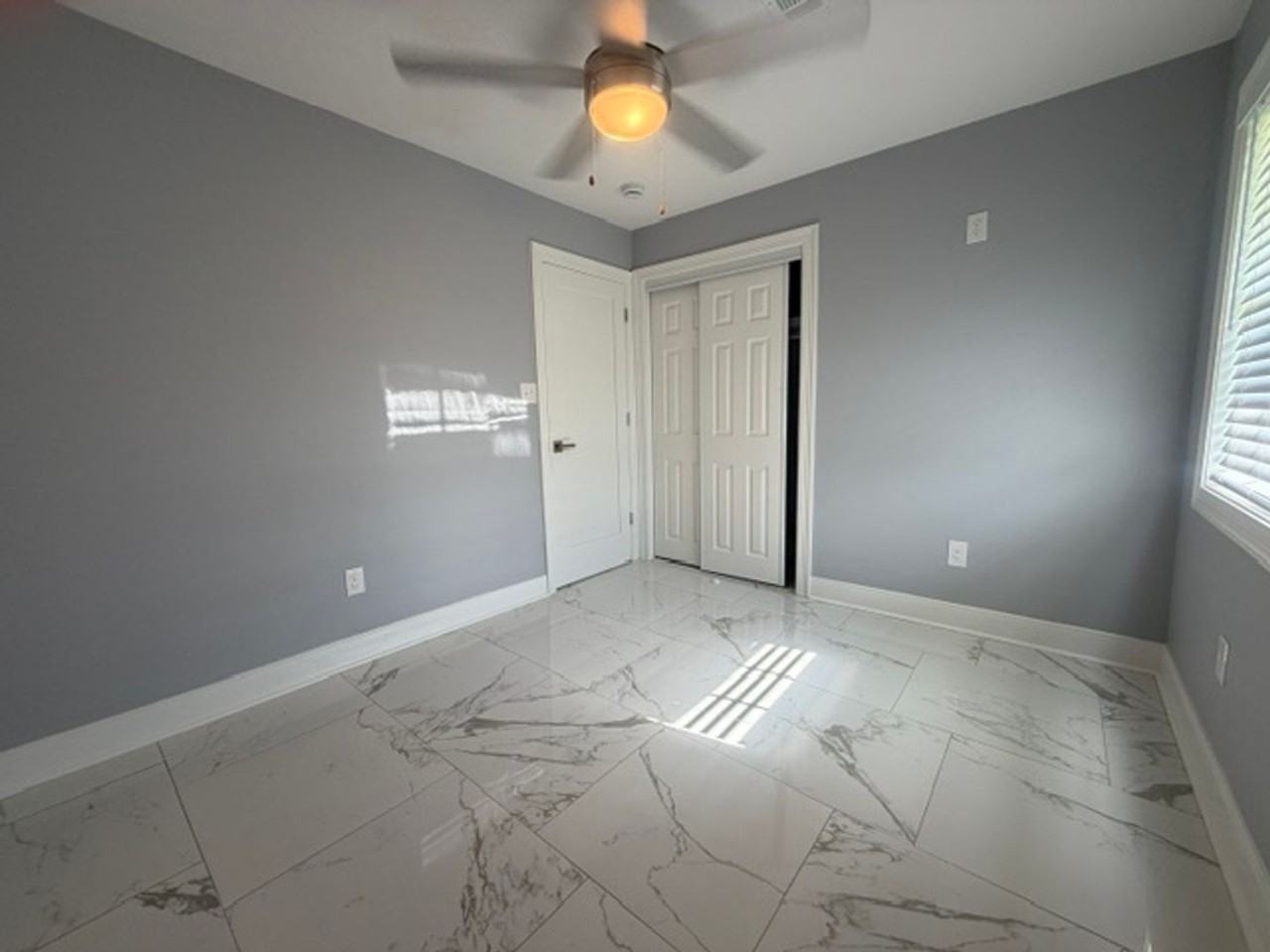 2704 General Moore Ave - Photo 4 of 10