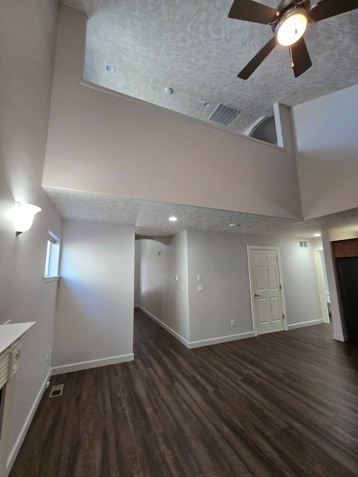 3807 Ryunkin St Se - Photo 6 of 27