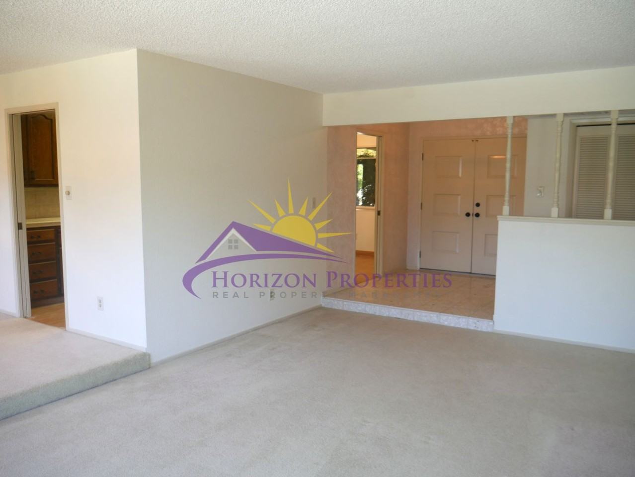 6319 Saint James Dr - Photo 4 of 30