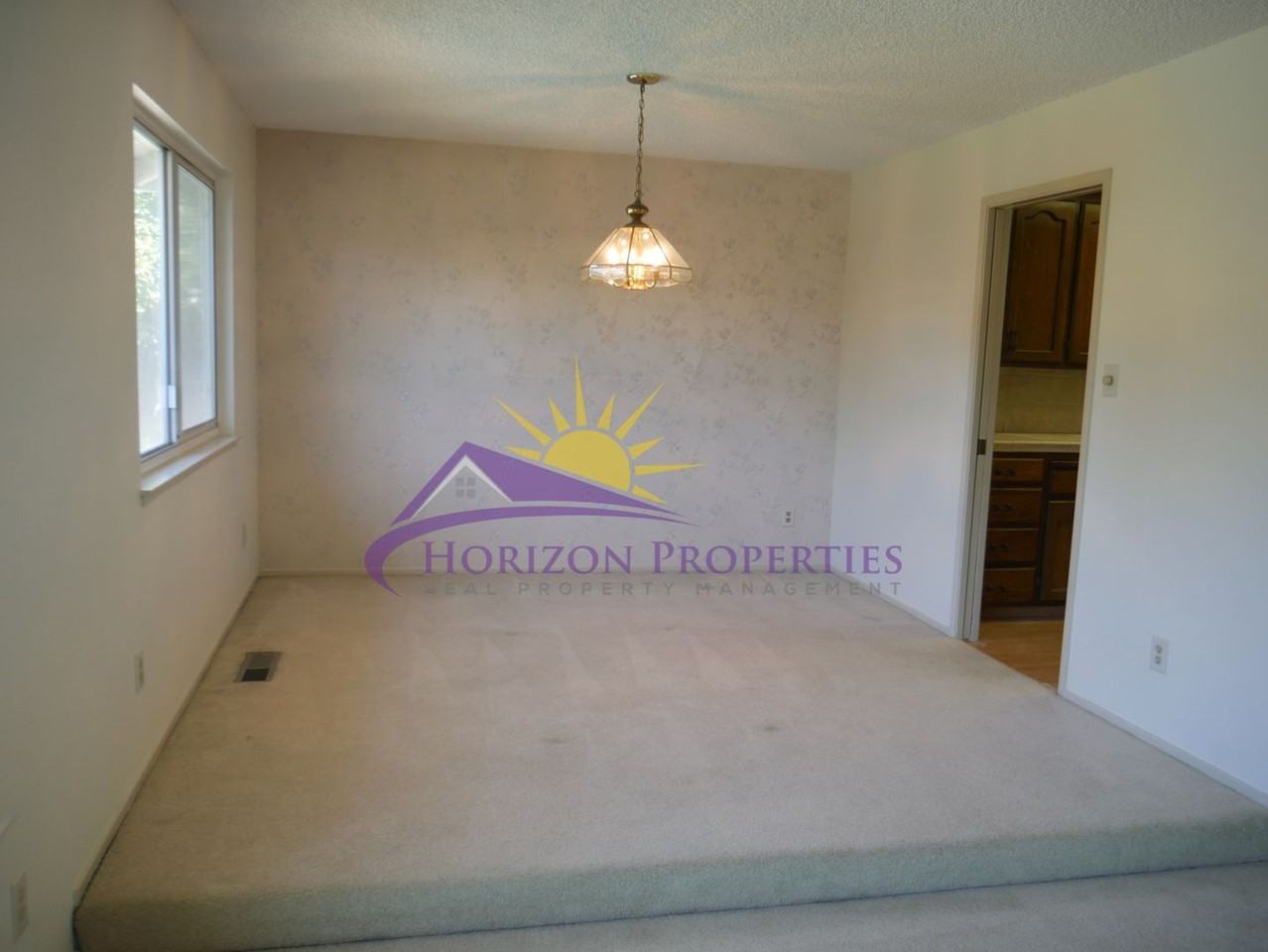 6319 Saint James Dr - Photo 6 of 30