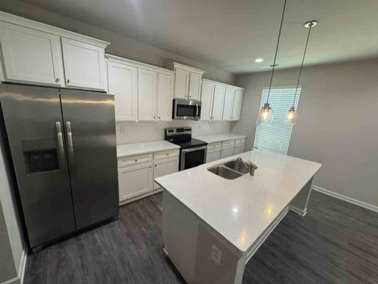 1156 Burgundy Dr - Photo 4 of 16