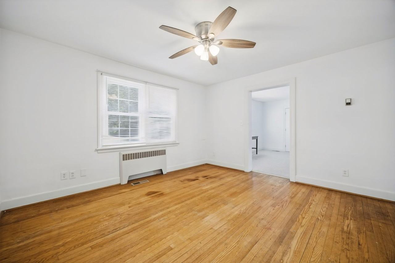 9450 Selby Pl - Photo 6 of 37